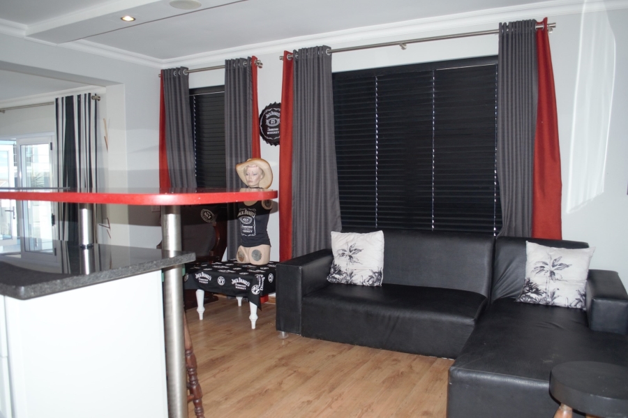 6 Bedroom Property for Sale in Perlemoenbaai Western Cape